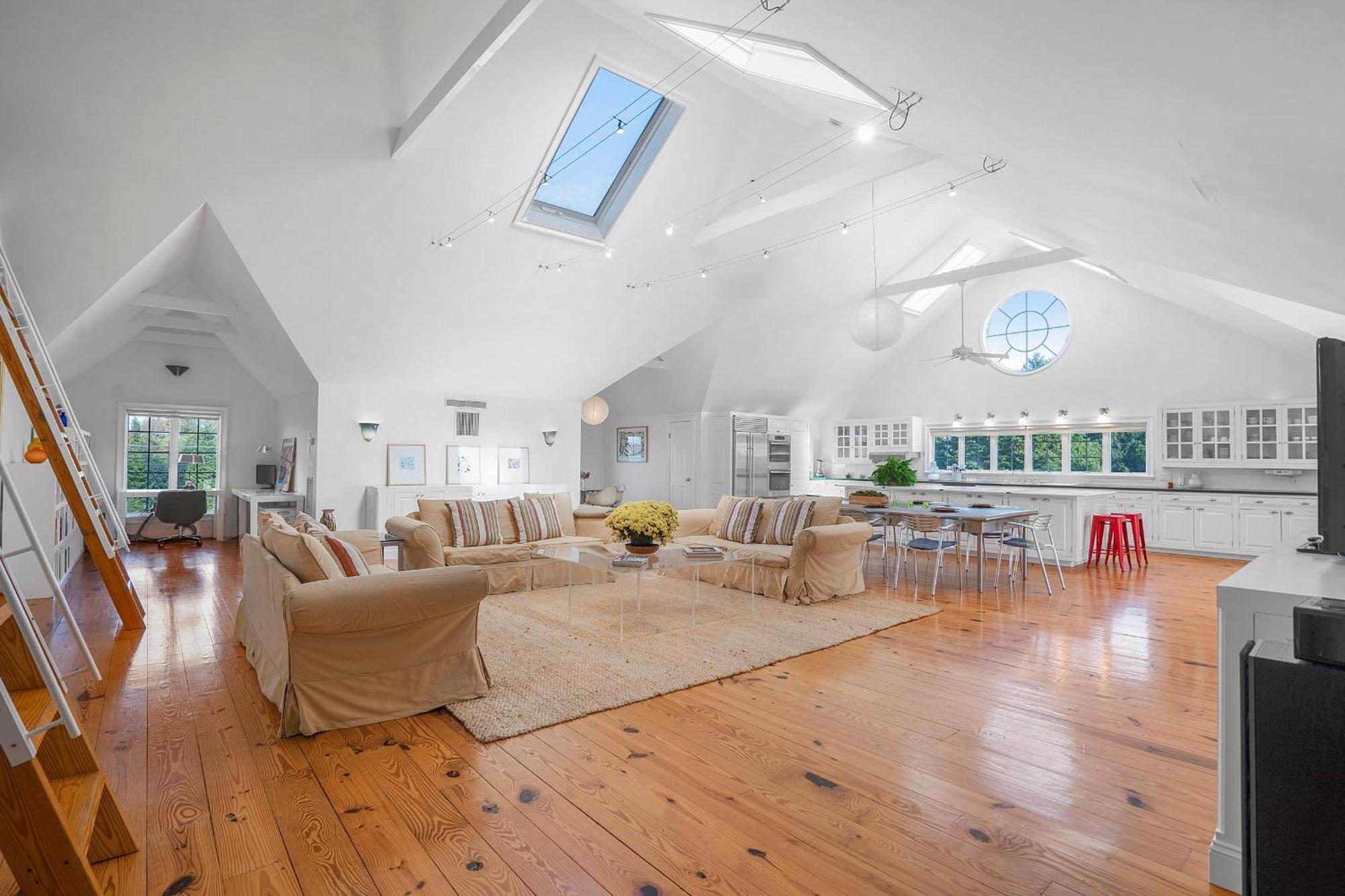 Large Modern North Fork Barn:Vineyards In Backyard, Harbes Farms Villa Mattituck Bagian luar foto