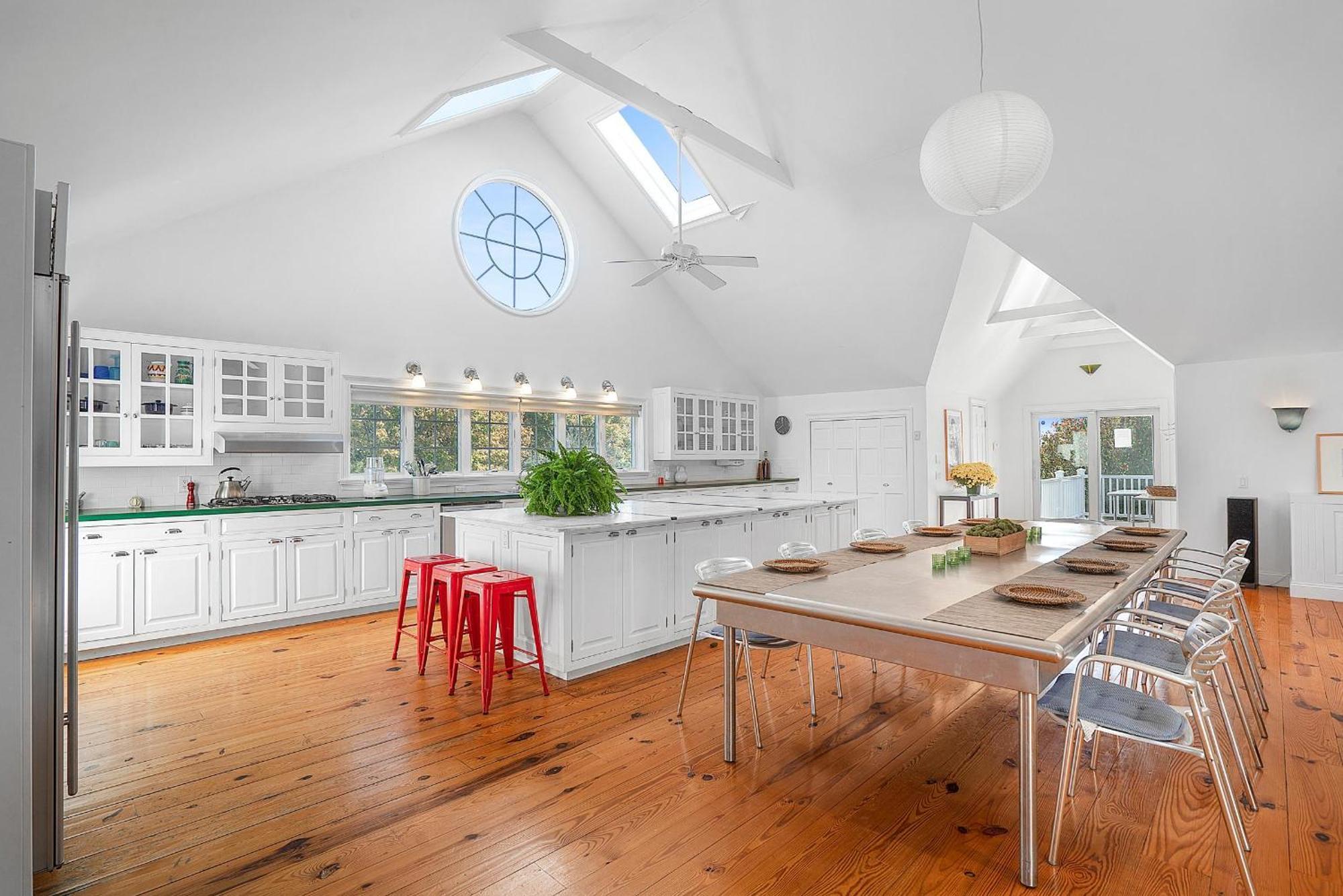 Large Modern North Fork Barn:Vineyards In Backyard, Harbes Farms Villa Mattituck Bagian luar foto